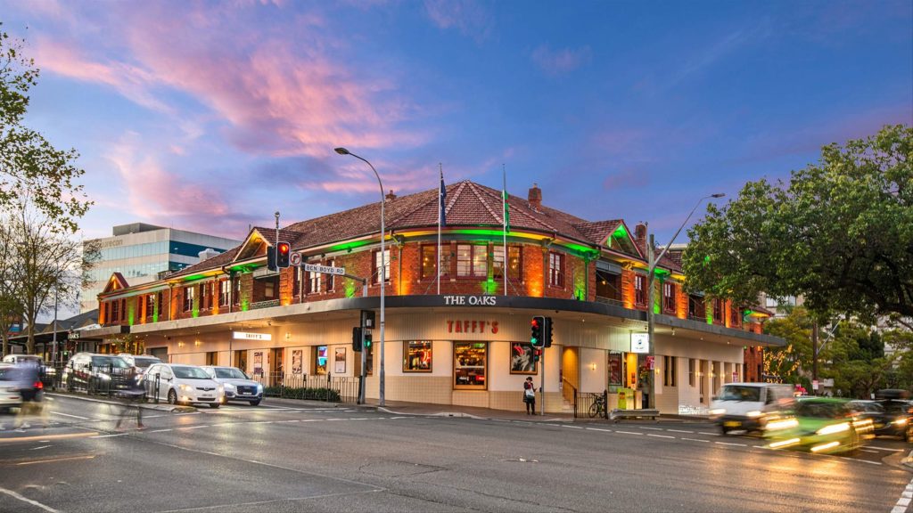 the oaks hotel neutral bay supplied 1 2880x1620